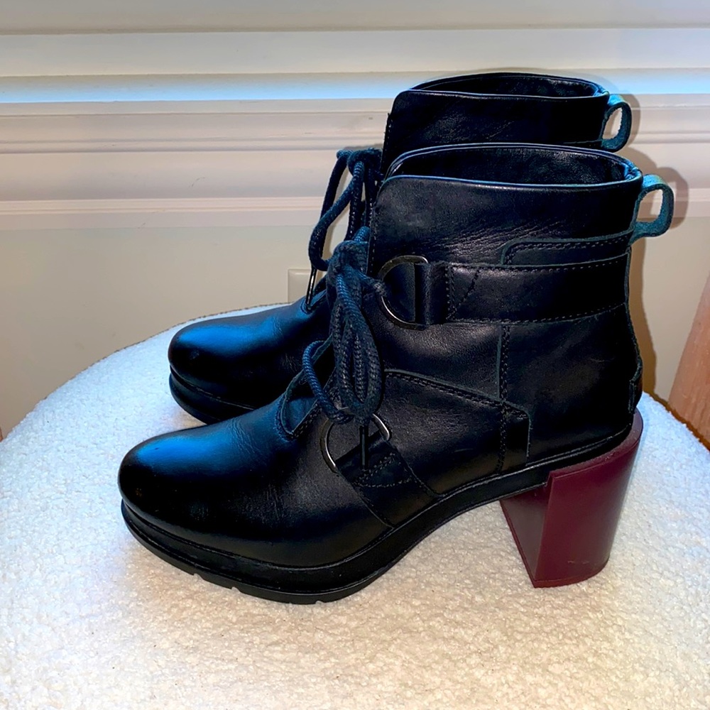 Sorel Margo Black Lace-Up Heel Boot